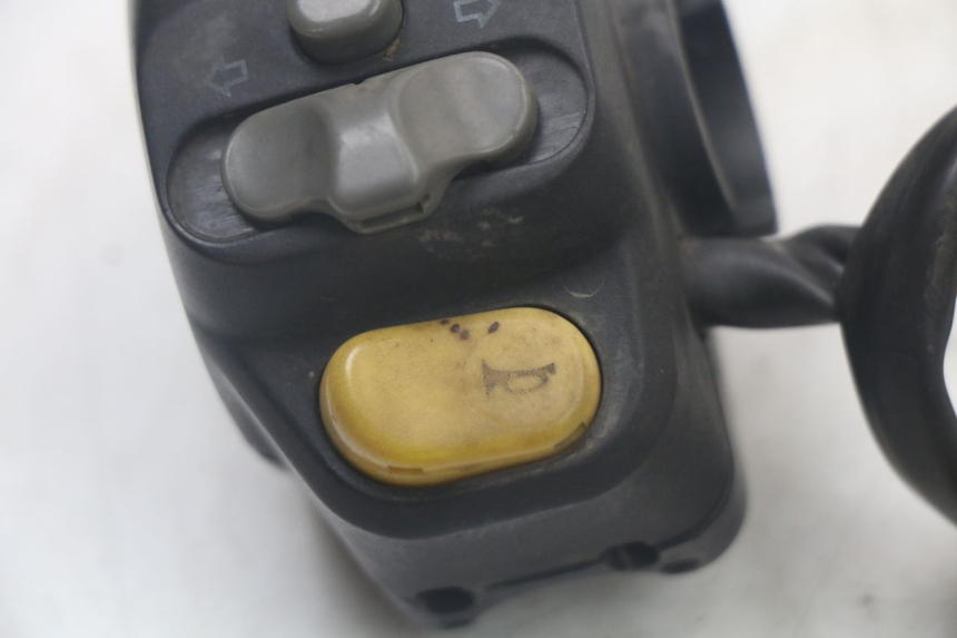 photo de INTERRUPTOR DE LUCES IZQUIERDO PEUGEOT SPEEDFIGHT 100 (1997 - 2007)