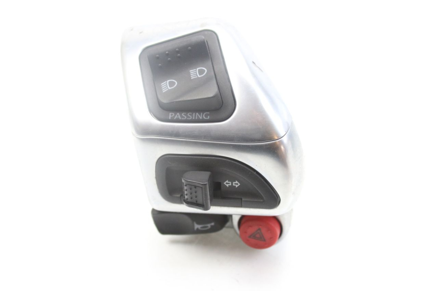 photo de INTERRUPTOR DE LUCES IZQUIERDO PIAGGIO MP3 500 (2014 - 2016)