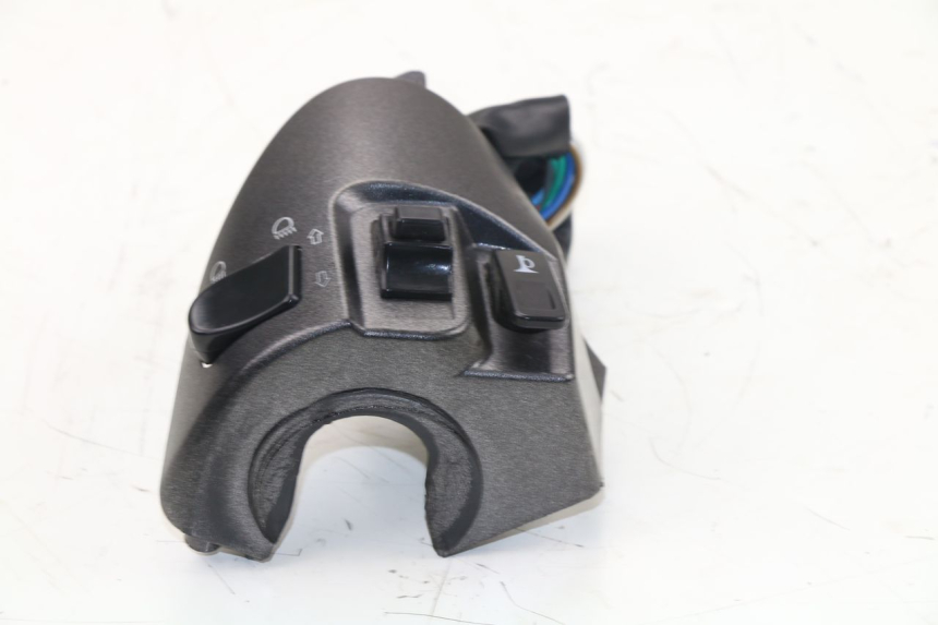 photo de CONMUTADOR IZQUIERDA S-RIDER CAPRI 2T 50 (2010 - 2017)