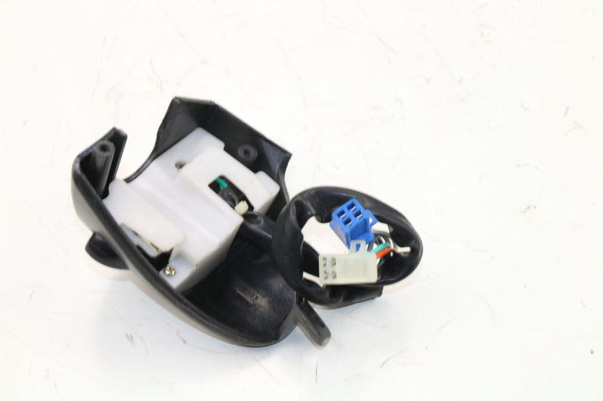 photo de CONMUTADOR IZQUIERDA S-RIDER CAPRI 2T 50 (2010 - 2017)