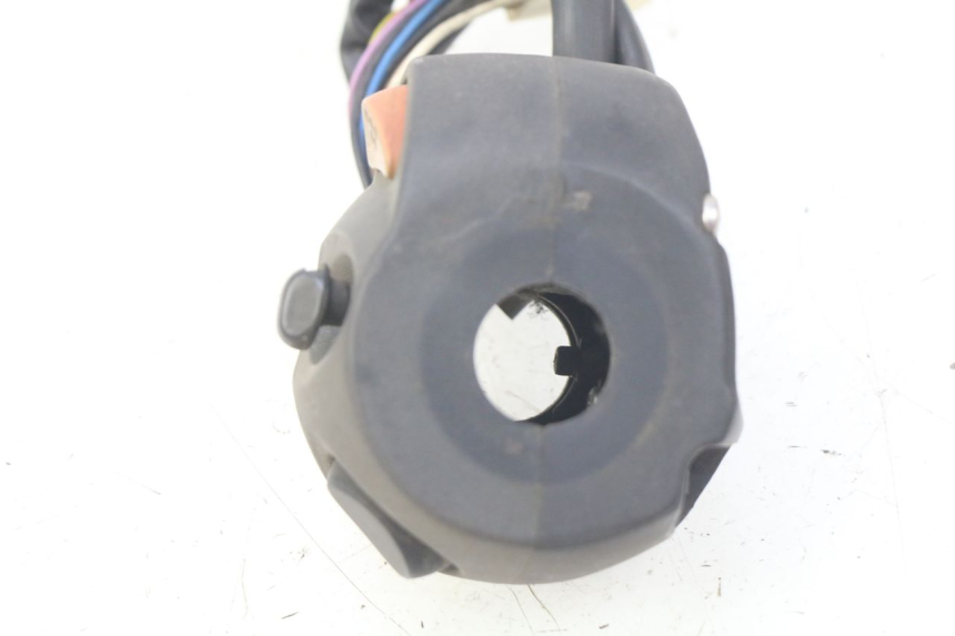 photo de INTERRUPTOR DE LUCES IZQUIERDO PEUGEOT SATELIS COMPRESSOR K15 125 (2006 - 2009)