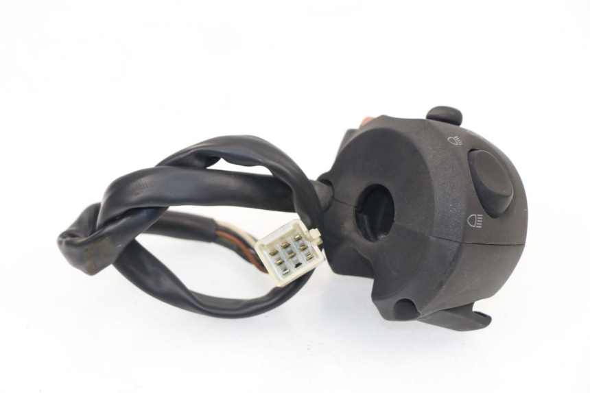 photo de INTERRUPTOR DE LUCES IZQUIERDO PEUGEOT SATELIS 125 (2006 - 2009)
