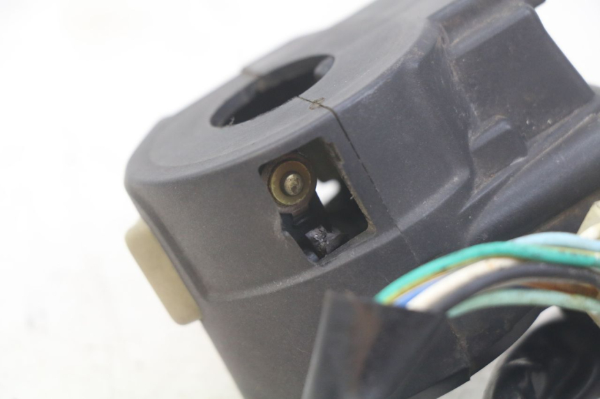photo de INTERRUPTOR DE LUCES IZQUIERDO SELECT UP OCTALIS 125 (2007 - 2012)