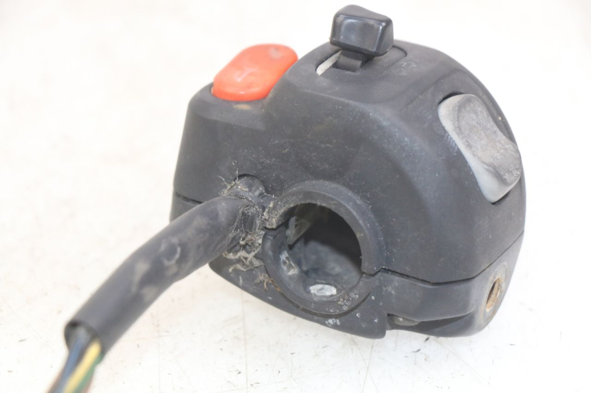 photo de INTERRUPTOR DE LUCES IZQUIERDO MBK SKYLINER 125 (1998 - 2001) - Otra perspectiva