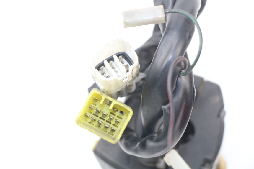 photo de INTERRUPTOR DE LUCES IZQUIERDO SUZUKI BURGMAN 650 (2002 - 2004)