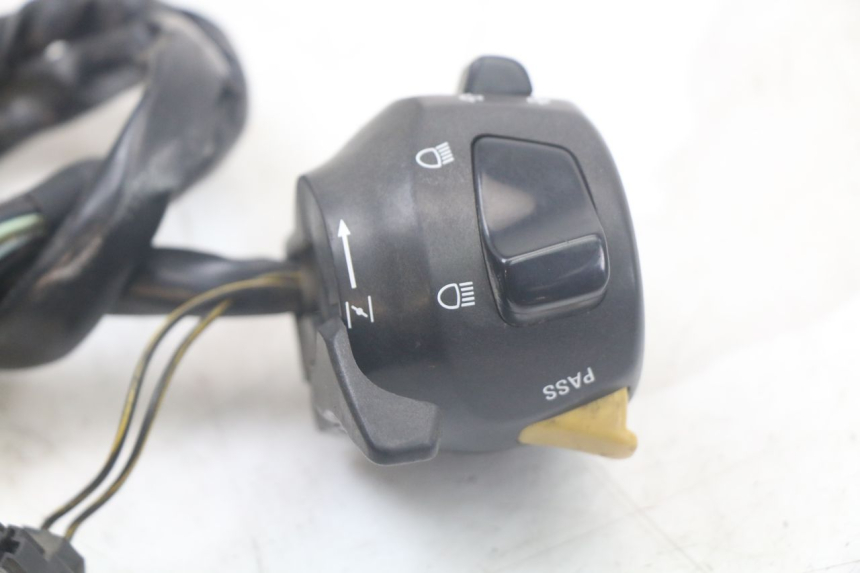 photo de INTERRUPTOR DE LUCES IZQUIERDO. SUZUKI SV N 650 (1999 - 2002)