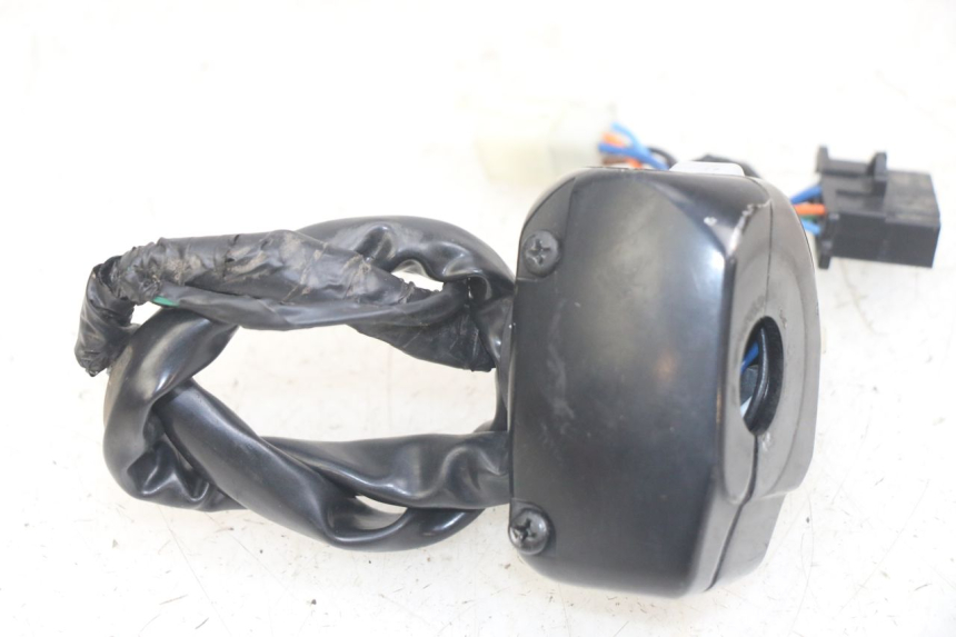 photo de INTERRUPTOR DE LUCES IZQUIERDO SYM JET 14 4T 50 (2018 - 2022)