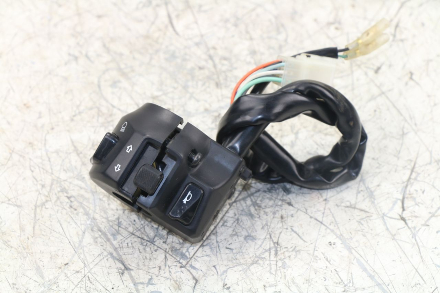 photo de INTERRUPTOR DE LUCES IZQUIERDO SYM JET SPORT XR 50 (2006 - 2015)
