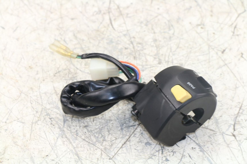 photo de INTERRUPTOR DE LUCES IZQUIERDO SYM JET SPORT XR 50 (2006 - 2015)