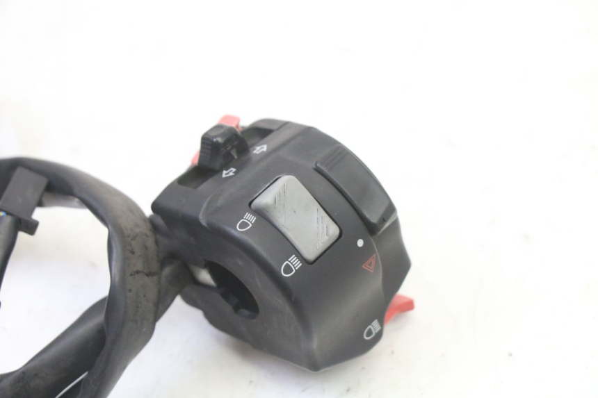 photo de INTERRUPTOR DE LUCES IZQUIERDO YAMAHA TDM ABS 900 (2002 - 2014)
