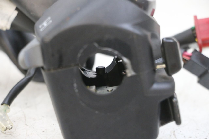 photo de CONMUTADOR IZQUIERDA YAMAHA TRICITY 300 (2020 - 2024) - Detalle de la pieza