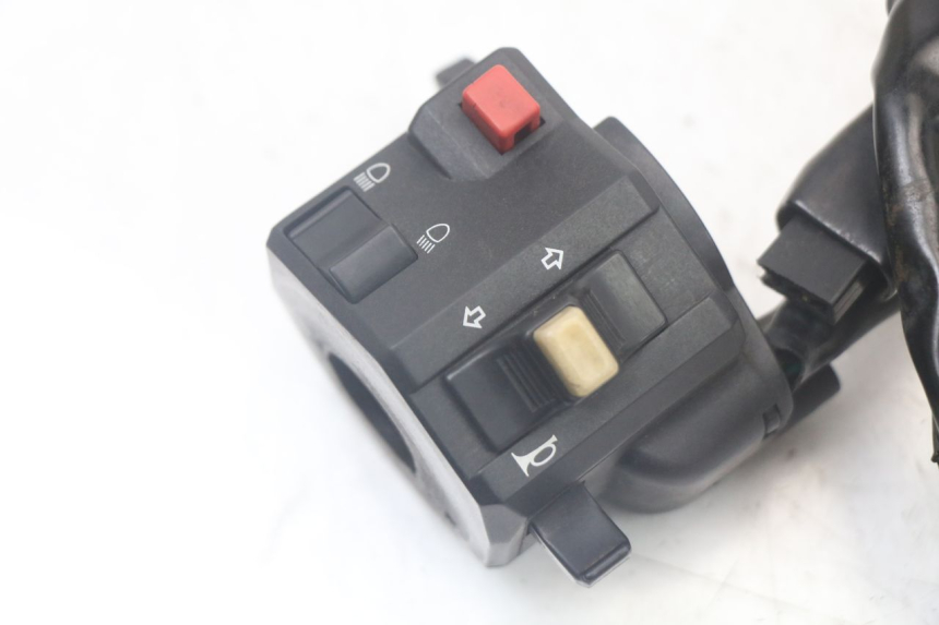 photo de INTERRUPTOR DE LUCES IZQUIERDO TRIUMPH SPEED TRIPLE T301 900 (1994 - 1996)