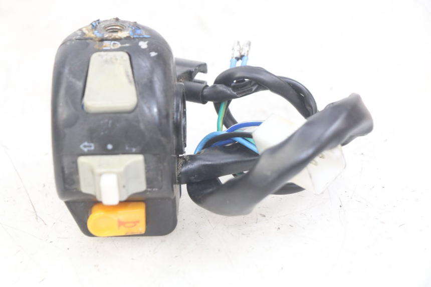 photo de INTERRUPTOR DE LUCES IZQUIERDO UNIVERSAL BIKE ZN50QT-11B 50 (2018 - 2021)