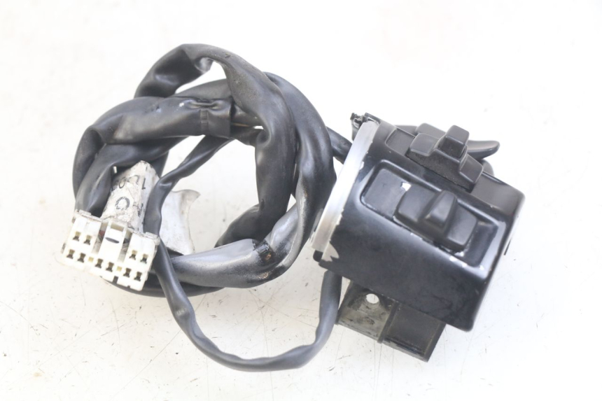 photo de INTERRUPTOR DE LUCES IZQUIERDO PIAGGIO VESPA SPRINT 2T 50 (2014 - 2018)