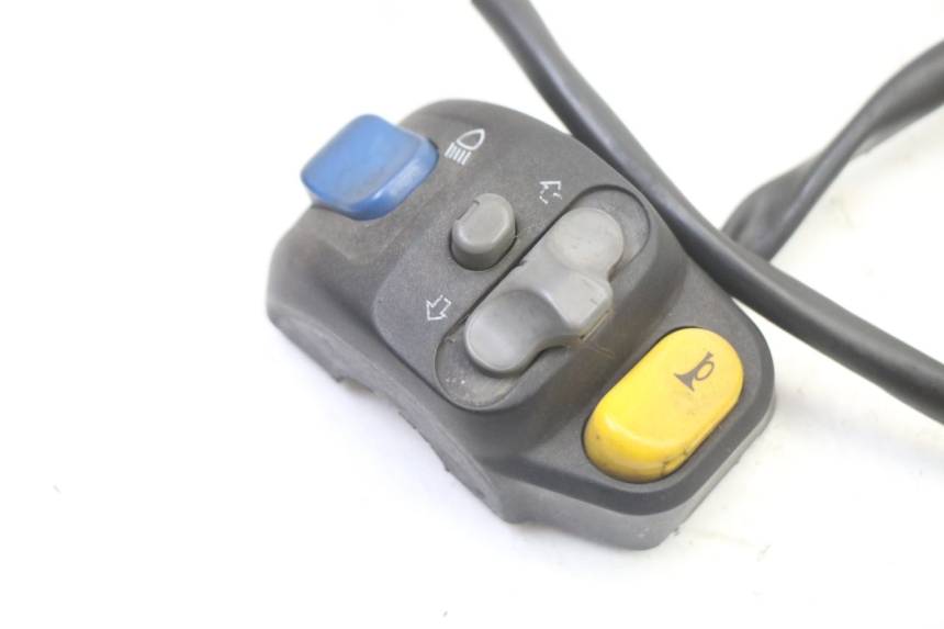 photo de INTERRUPTOR DE LUCES IZQUIERDO PEUGEOT VIVACITY 50 (2004 - 2009)