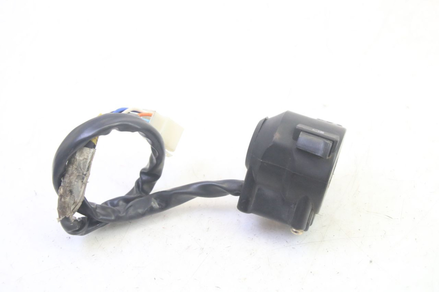 photo de INTERRUPTOR DE LUCES IZQUIERDO DAELIM VJ ROADWIN FI 125 (2008 - 2017) - Primer plano técnico