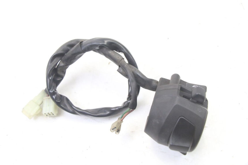 photo de INTERRUPTOR DE LUCES IZQUIERDO YAMAHA X-MAX XMAX 125 (2010 - 2014)