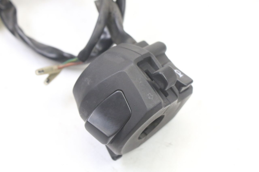 photo de INTERRUPTOR DE LUCES IZQUIERDO YAMAHA X-MAX XMAX 125 (2010 - 2014)
