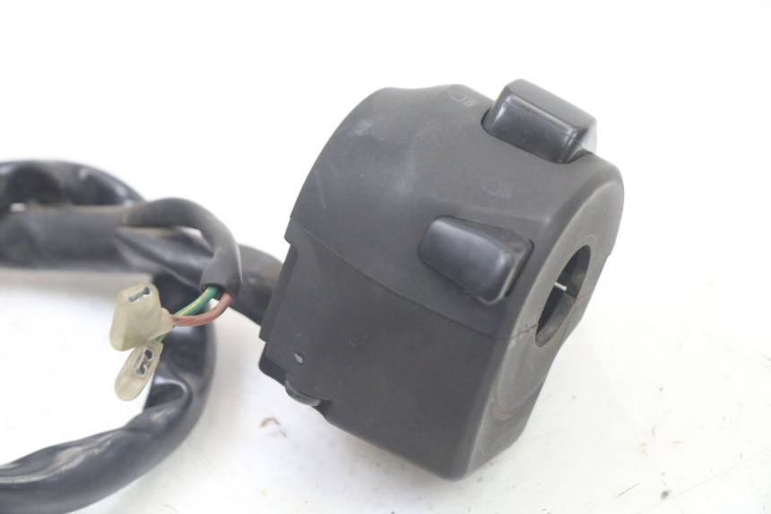 photo de INTERRUPTOR DE LUCES IZQUIERDO YAMAHA X-MAX XMAX 125 (2010 - 2014)