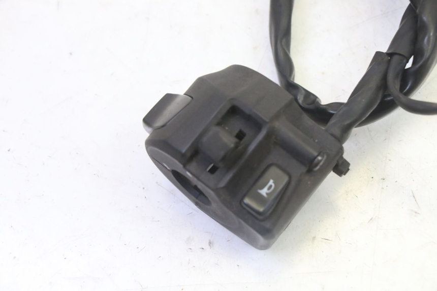 photo de INTERRUPTOR DE LUCES IZQUIERDO YAMAHA X-MAX XMAX 125 (2010 - 2014)