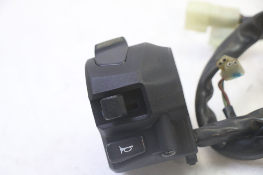 photo de INTERRUPTOR DE LUCES IZQUIERDO YAMAHA X-MAX XMAX 125 (2010 - 2014)