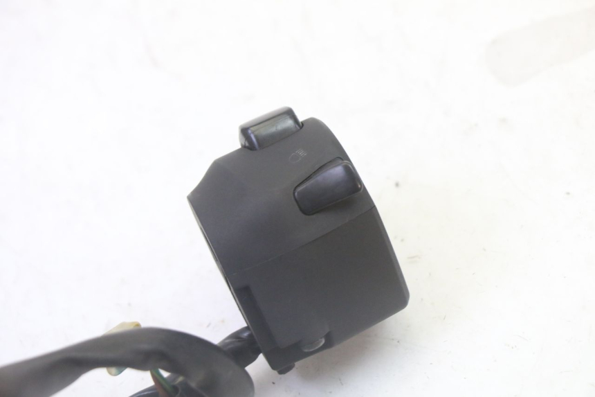 photo de INTERRUPTOR DE LUCES IZQUIERDO YAMAHA X-MAX XMAX 125 (2010 - 2014)