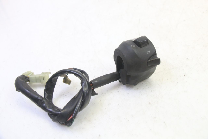 photo de INTERRUPTOR DE LUCES IZQUIERDO YAMAHA X-MAX XMAX 125 (2010 - 2014)