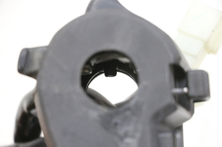 photo de INTERRUPTOR DE LUCES IZQUIERDO YAMAHA X-MAX XMAX 125 (2010 - 2014)