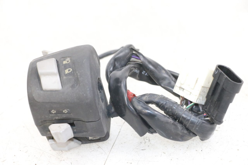 photo de INTERRUPTOR DE LUCES IZQUIERDO PIAGGIO X10 125 (2012 - 2017)