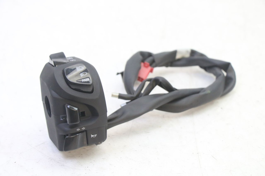 photo de CONMUTADOR IZQUIERDA YAMAHA XMAX X-MAX 125 (2021 - 2025)