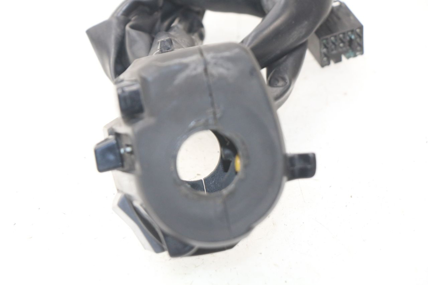 photo de INTERRUPTOR DE LUCES IZQUIERDO YAMAHA FJR ABS 1300 (2006 - 2012)