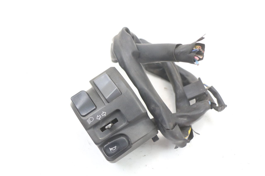 photo de INTERRUPTOR DE LUCES IZQUIERDO YAMAHA FJR ABS 1300 (2006 - 2012)