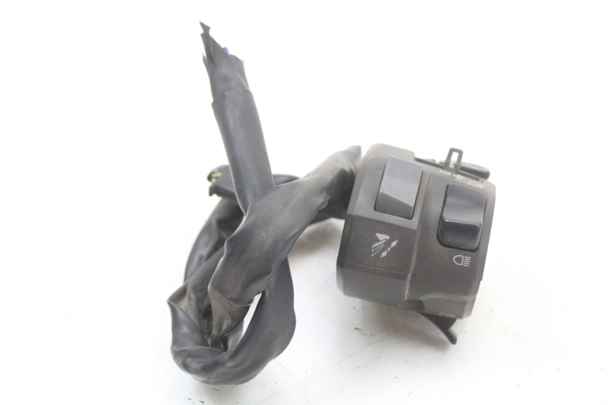 photo de INTERRUPTOR DE LUCES IZQUIERDO YAMAHA FJR ABS 1300 (2006 - 2012)