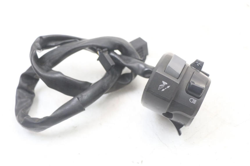 photo de INTERRUPTOR DE LUCES IZQUIERDO YAMAHA FJR ABS 1300 (2006 - 2012)