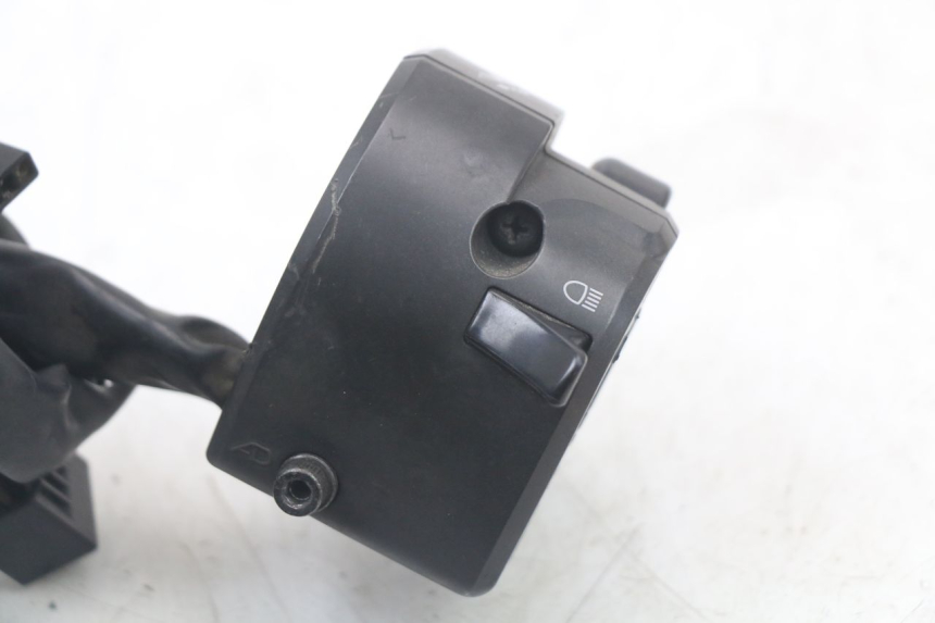 photo de INTERRUPTOR DE LUCES IZQUIERDO YAMAHA FJR ABS 1300 (2006 - 2012)