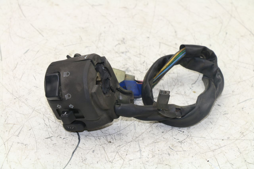 photo de INTERRUPTOR DE LUCES IZQUIERDO YAMAHA FZS FAZER 600 (1998 - 2001)