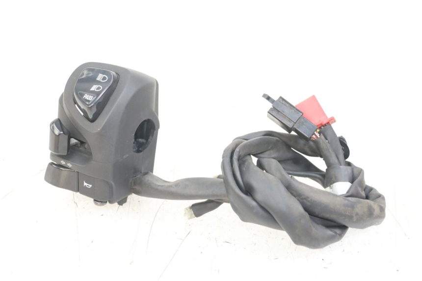 photo de INTERRUPTOR DE LUCES IZQUIERDO YAMAHA XMAX X-MAX ABS 125 (2017 - 2020)