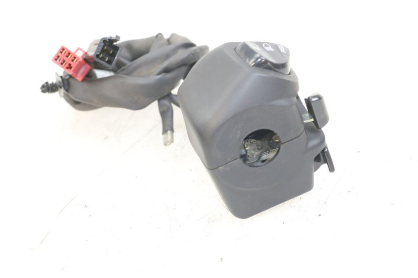 photo de INTERRUPTOR DE LUCES IZQUIERDO YAMAHA XMAX X-MAX ABS 125 (2017 - 2020)