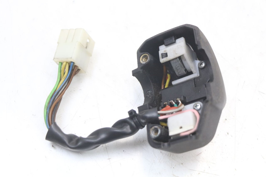 photo de INTERRUPTOR DE LUCES IZQUIERDO YAMAHA YP MAJESTY 125 (2002 - 2006)