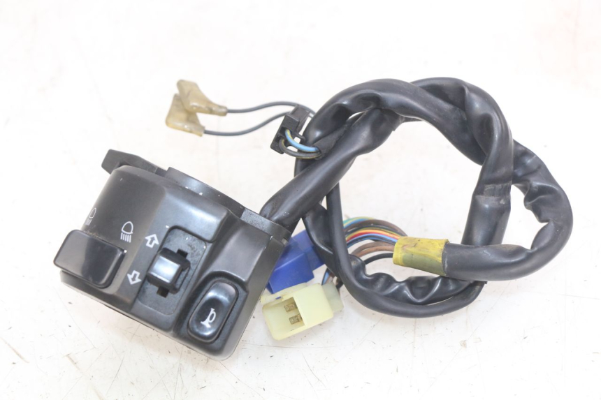 photo de INTERRUPTOR DE LUCES IZQUIERDO YAMAHA YZF R THUNDERCAT 600 (1996 - 2003)