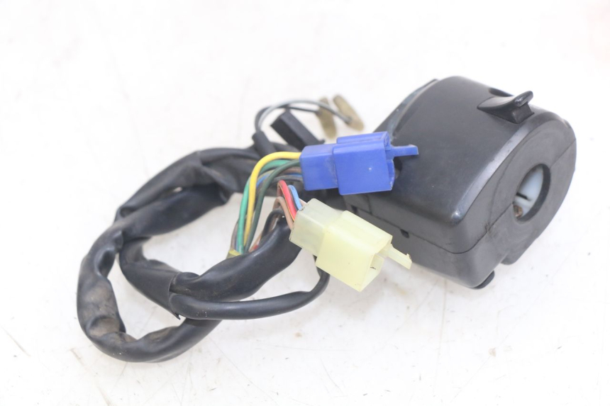 photo de INTERRUPTOR DE LUCES IZQUIERDO YAMAHA YZF R THUNDERCAT 600 (1996 - 2003)