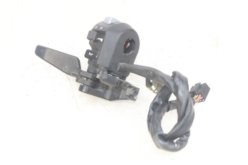 photo de INTERRUPTOR DE LUCES IZQUIERDO YAMAHA YP MAJESTY 400 (2004 - 2008)