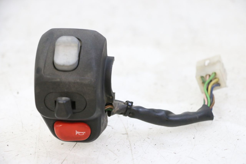 photo de INTERRUPTOR DE LUCES IZQUIERDO YAMAHA YP MAJESTY 125 (2002 - 2006)