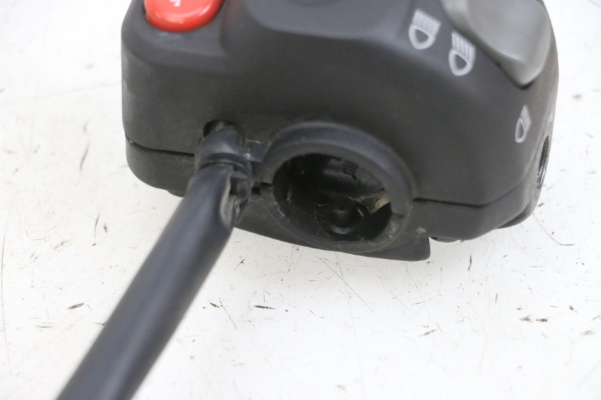 photo de INTERRUPTOR DE LUCES IZQUIERDO YAMAHA YP MAJESTY 125 (2002 - 2006) - Zoom estado de uso