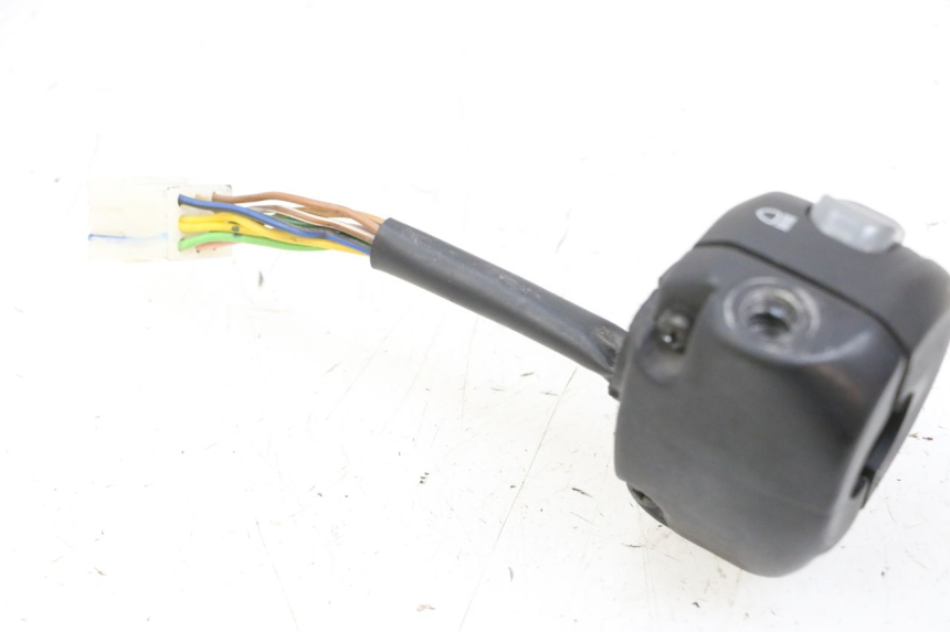 photo de INTERRUPTOR DE LUCES IZQUIERDO YAMAHA YP MAJESTY 125 (2002 - 2006) - Vista general del producto