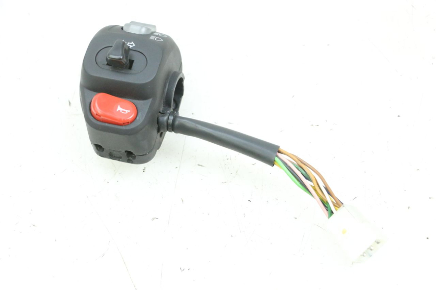 photo de INTERRUPTOR DE LUCES IZQUIERDO YAMAHA YP MAJESTY 125 (2002 - 2006) - Recambio usado revisado
