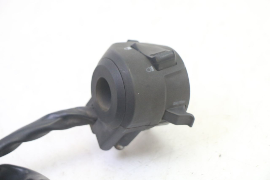 photo de CONMUTADOR IZQUIERDA KYMCO ZING 125 (1997 - 2003) - Otra perspectiva