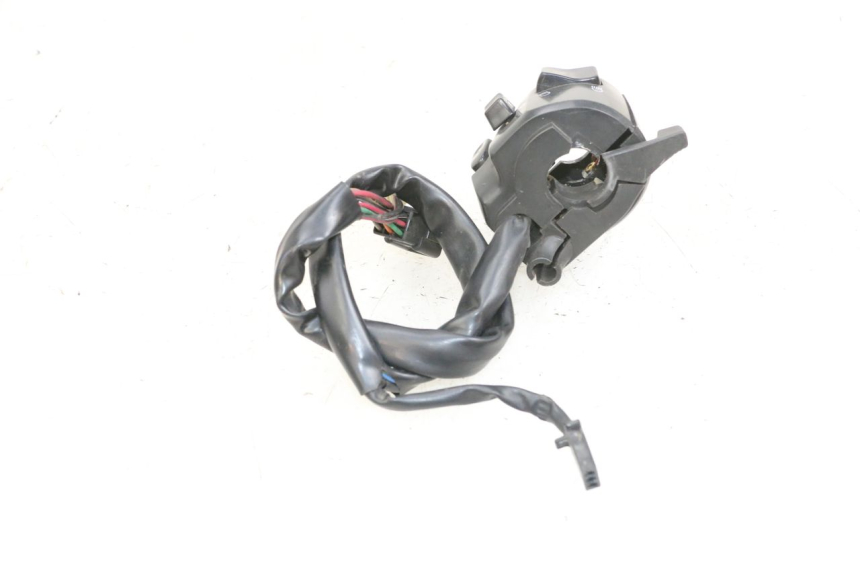 photo de CONMUTADOR IZQUIERDA KAWASAKI ZR 7 750 (1999 - 2001) - Estado de la superficie y material