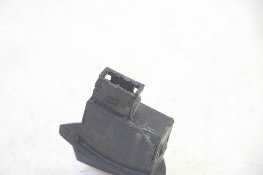 photo de CONMUTADOR DE CLAXON PEUGEOT DJANGO 4T 50 (2014 - 2019) - Primer plano técnico