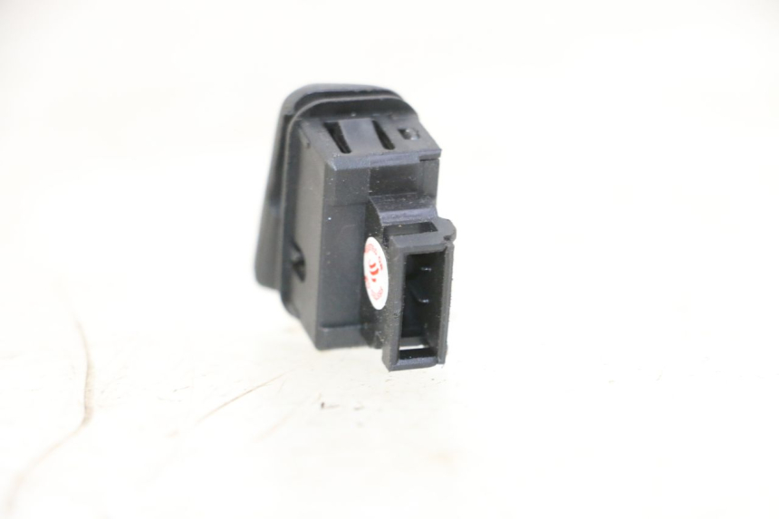photo de CONMUTADOR CLAXON PIAGGIO MP3 HPE 310 (2024 - 2025)